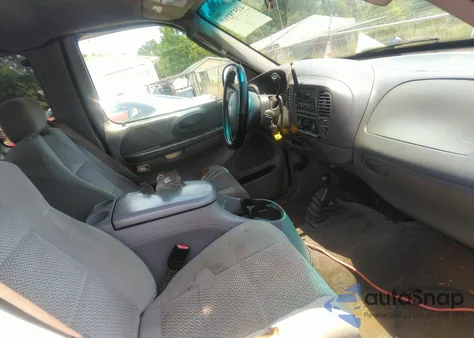 2002 Ford F-150 Lariat/Xl/Xlt z USA, uszkodzony, nr VIN 1FTRX18W72NB97997